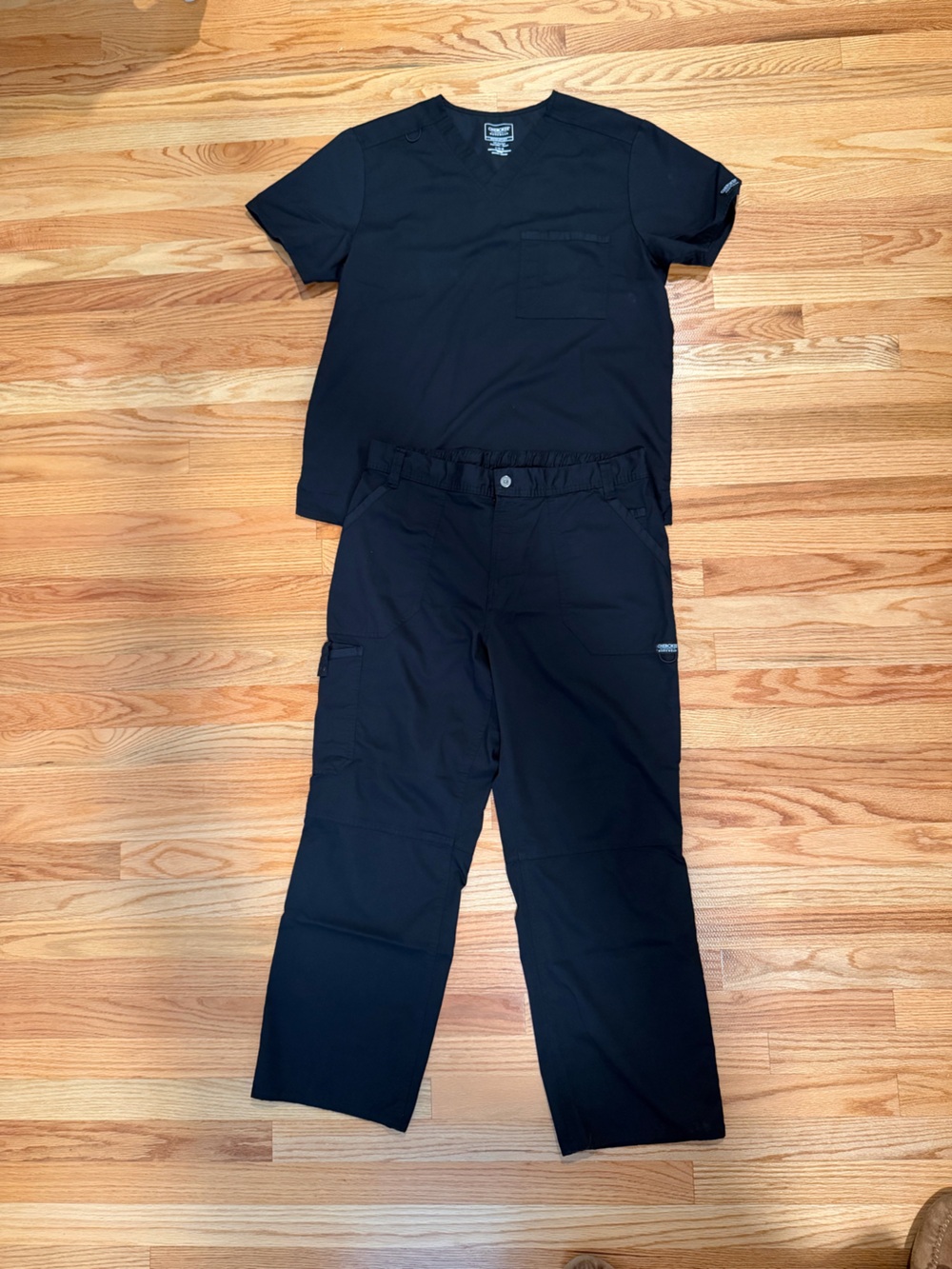 Cherokee Workwear Revolution Black Scrub Set Top Pants Large Short WW140S